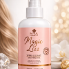 Magic Lizz – Spray lissant thermoprotecteur MYA COSMETIC – flacon 150 ml à étiquette rose poudré, mèche blonde en fond