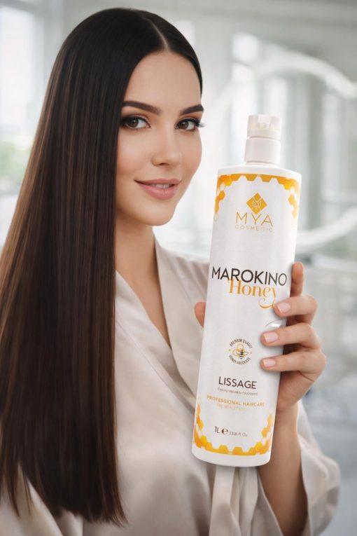Femme aux cheveux longs et lisses tenant le flacon Lissage Marokino Honey MYA COSMETIC